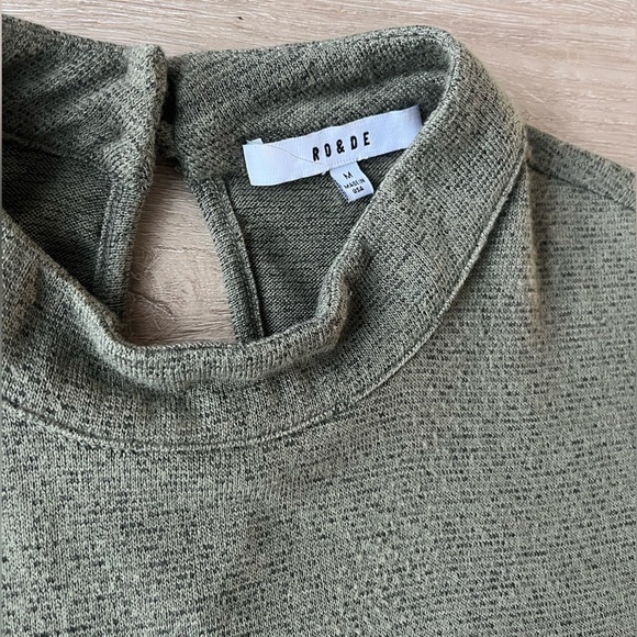 RO & DE Anthropologie Short Sleeve Top Mock Neck Olive Green SZ M - Picture 4 of 8